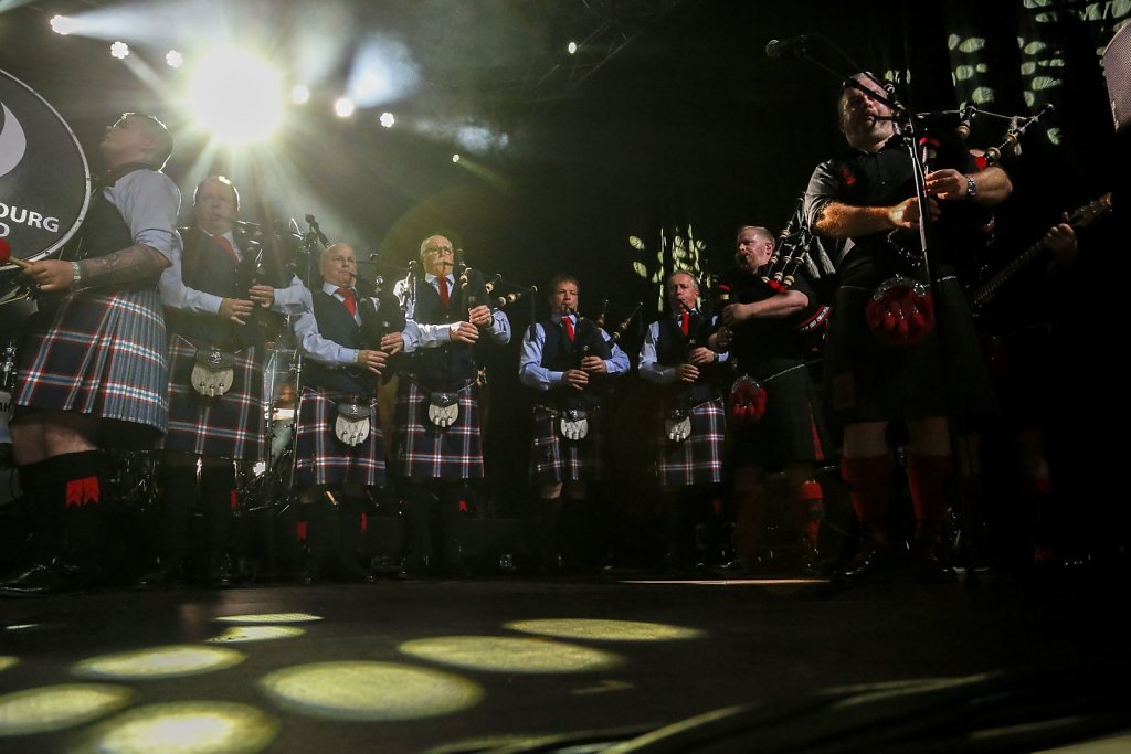 red-hot-chilli-pipers-013.jpg